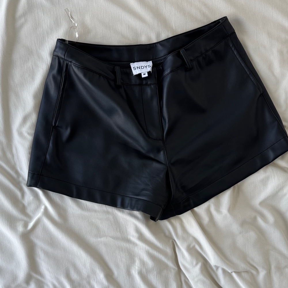 SNDYS Women's High Waist Black Leather Shorts